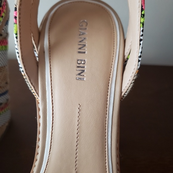 NWOB Gianni Bini wedge sandals - Picture 7 of 8